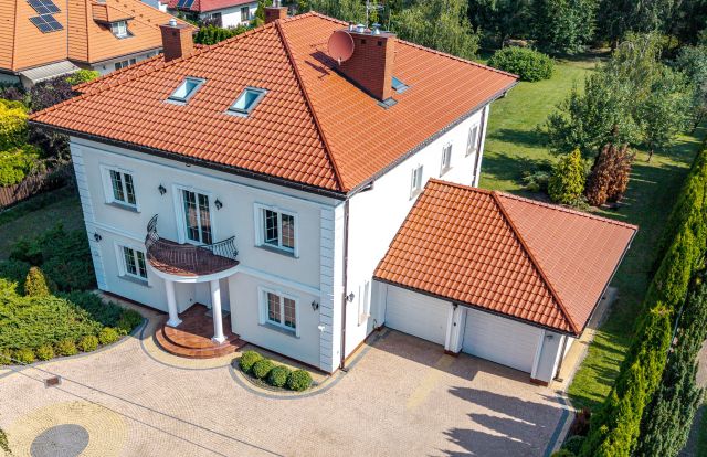 dom wolnostojący, 11 pokoi Michałowice, -. Zdjęcie 2
