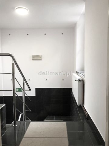 Lokal Lesko, pl. Konstytucji 3 Maja. Zdjęcie 11