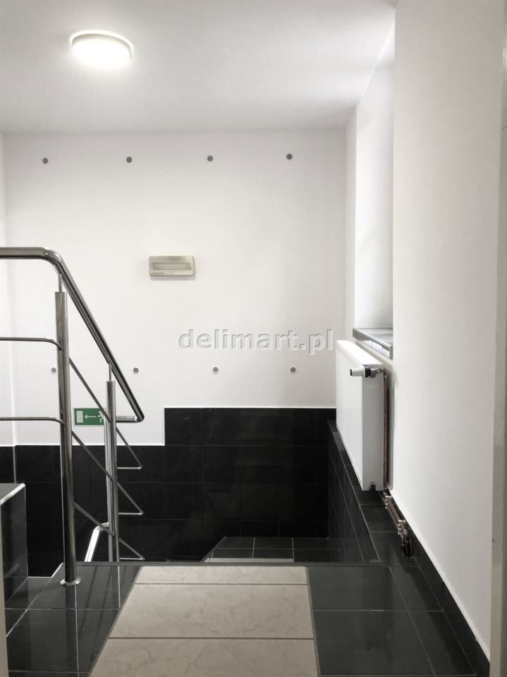 Lokal Lesko, pl. Konstytucji 3 Maja. Zdjęcie 11