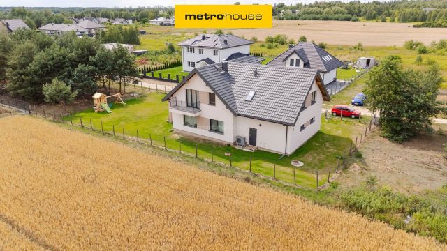 dom wolnostojący, 6 pokoi Skubianka. Zdjęcie 1