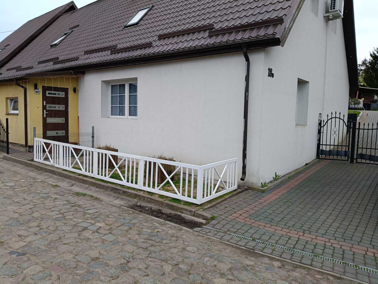 dom szeregowy, 4 pokoje Czarnowęsy. Zdjęcie 1