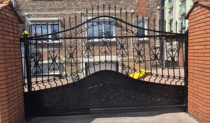 dom wolnostojący, 10 pokoi Częstochowa Centrum, ul. Sikorskiego