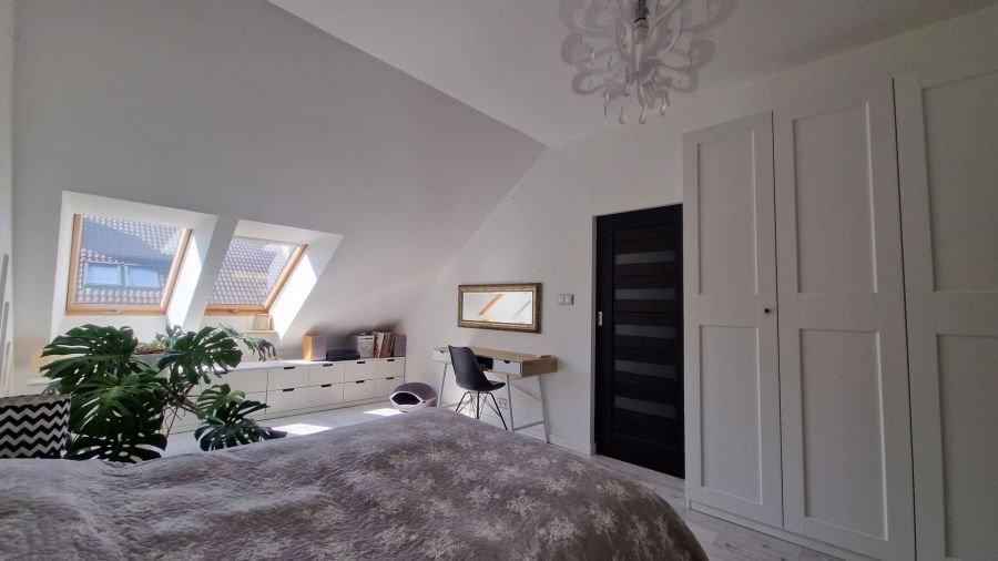 bliźniak, 5 pokoi Suchy Dwór. Zdjęcie 16