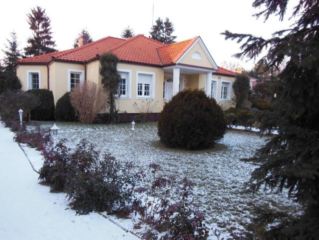 dom wolnostojący Łomianki Łomianki-Dąbrowa. Zdjęcie 1