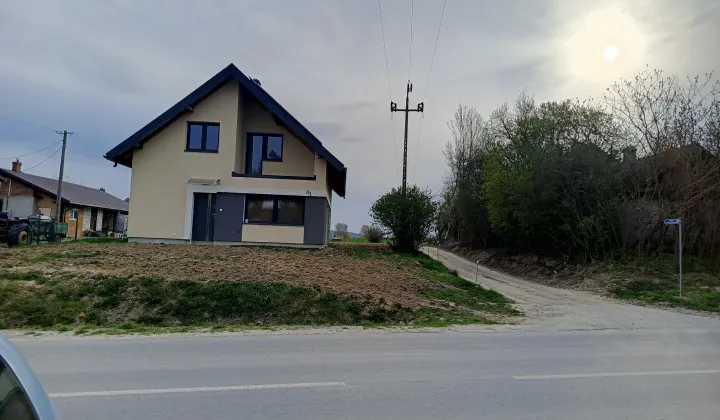 dom wolnostojący, 4 pokoje Stryjów