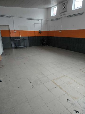 Hala/magazyn Sade Budy. Zdjęcie 1