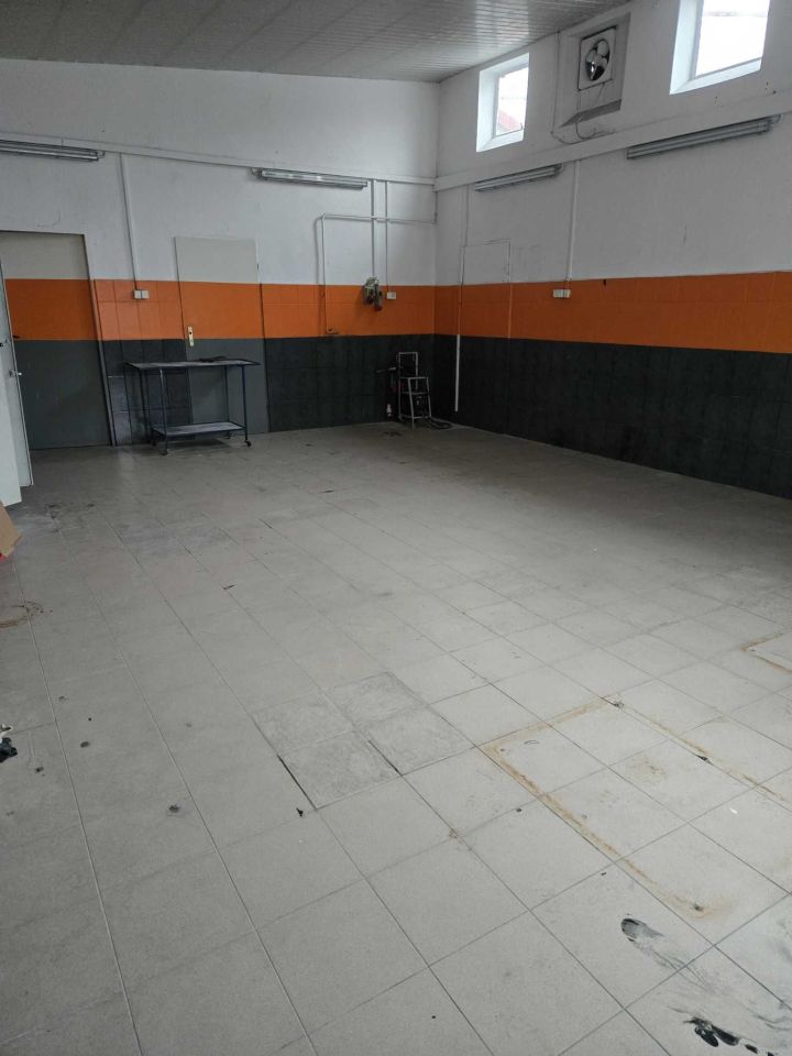 Hala/magazyn Sade Budy