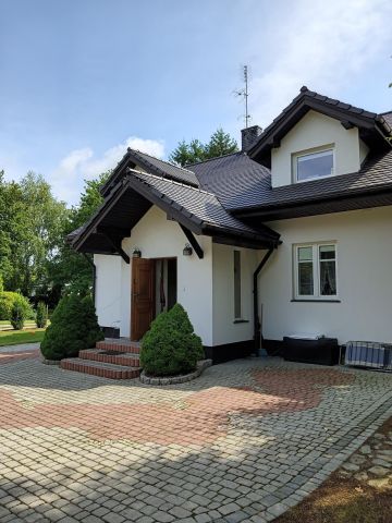 dom wolnostojący, 4 pokoje Strupiny. Zdjęcie 1