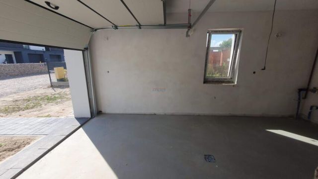 bliźniak, 5 pokoi Mroków. Zdjęcie 5