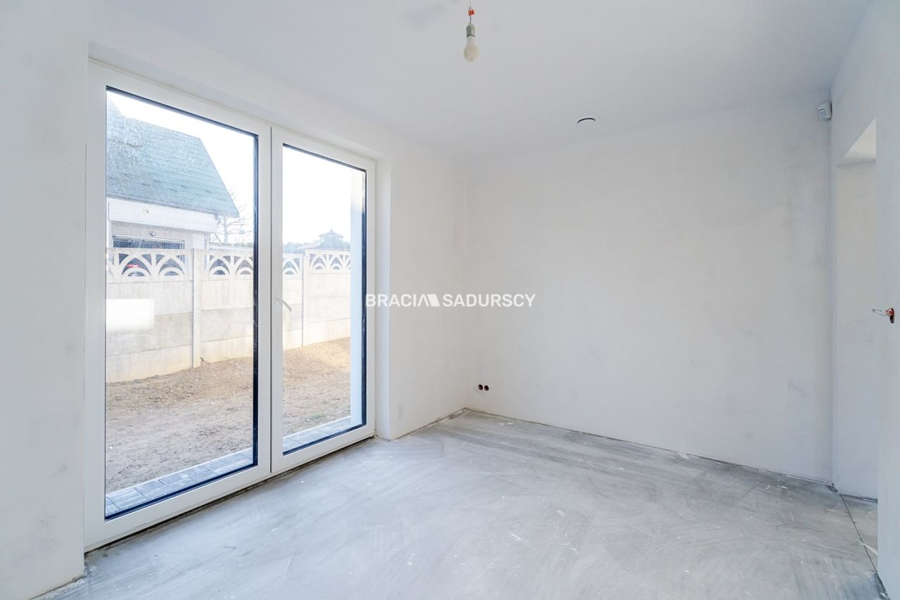 dom wolnostojący, 5 pokoi Bębło. Zdjęcie 17