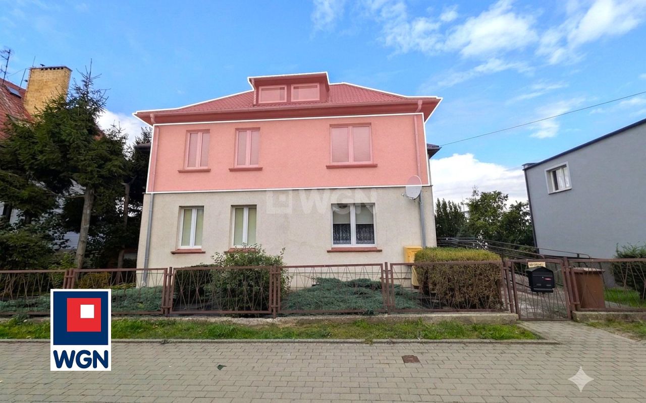 Mieszkanie 5-pokojowe Trzebiatów Centrum, ul. Adama Mickiewicza. Zdjęcie 1