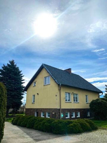 dom wolnostojący Kąty Wrocławskie, ul. Spółdzielcza. Zdjęcie 1