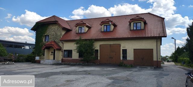 dom wolnostojący, 9 pokoi Olesno, ul. Siedmiu Źródeł. Zdjęcie 1