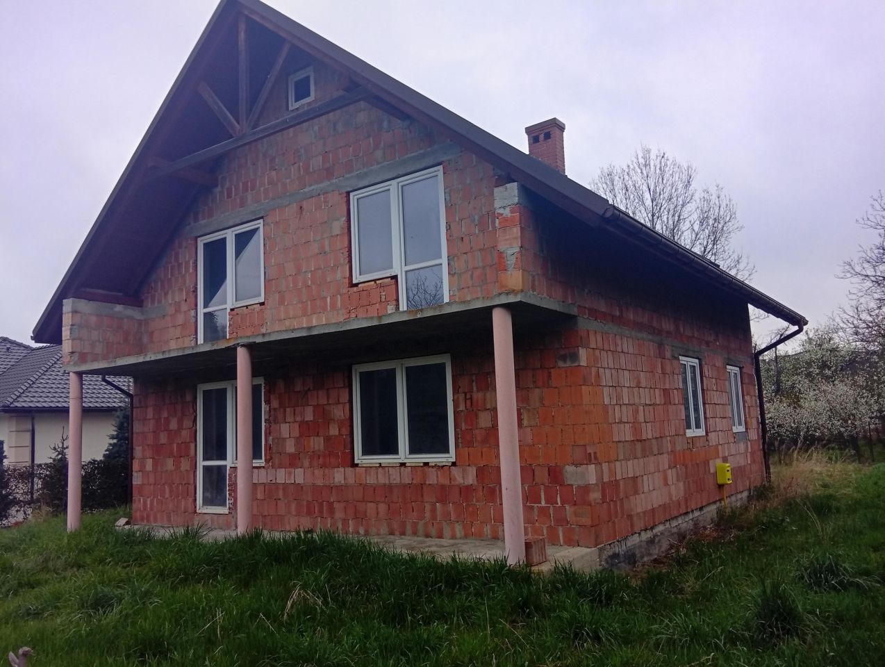 dom wolnostojący, 5 pokoi Kęty Centrum, Stadzica. Zdjęcie 2