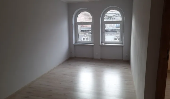 Mieszkanie 3-pokojowe Legnica, ul. Senatorska