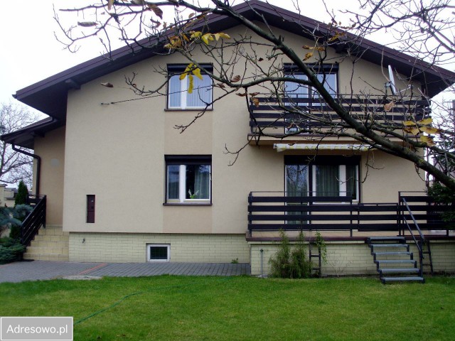 dom wolnostojący, 6 pokoi Tomaszów Mazowiecki. Zdjęcie 1