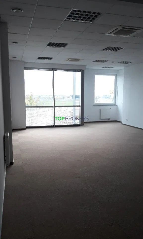 Biuro Warszawa Włochy, ul. Janka Muzykanta. Zdjęcie 3