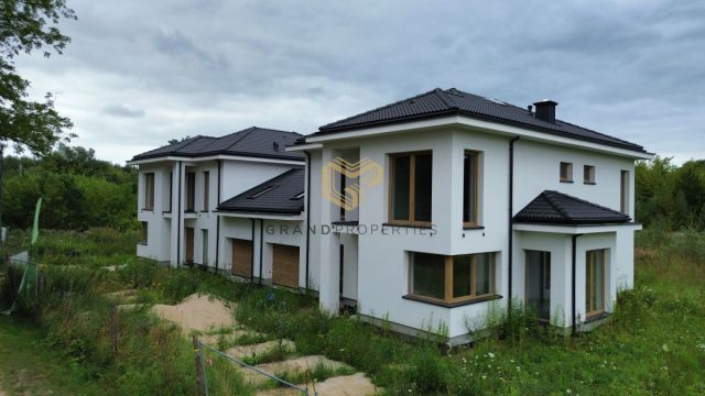 bliźniak, 7 pokoi Konstancin-Jeziorna. Zdjęcie 1