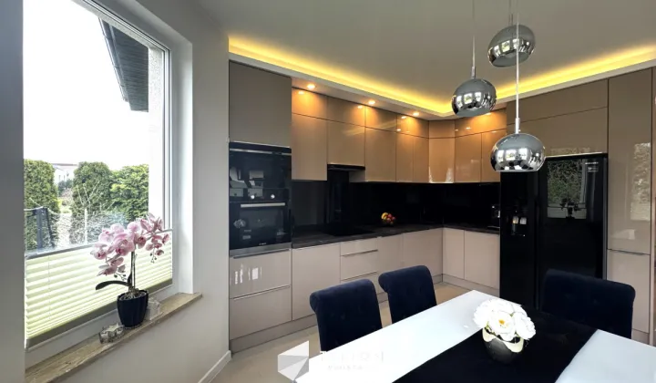 dom wolnostojący, 4 pokoje Pogórze, ul. Jana Zamoyskiego