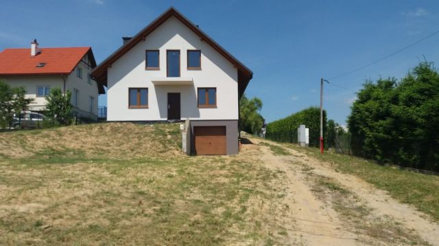 dom wolnostojący, 8 pokoi Chmielnik. Zdjęcie 1