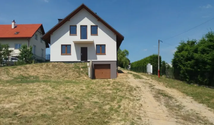 dom wolnostojący, 8 pokoi Chmielnik