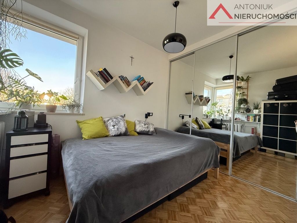 Mieszkanie 4-pokojowe Nowy Dwór Mazowiecki, ul. gen. Leopolda Okulickiego. Zdjęcie 3