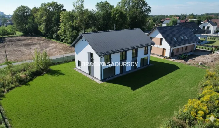 bliźniak, 5 pokoi Kraków Wzgórza Krzesławickie, ul. Karola Darwina