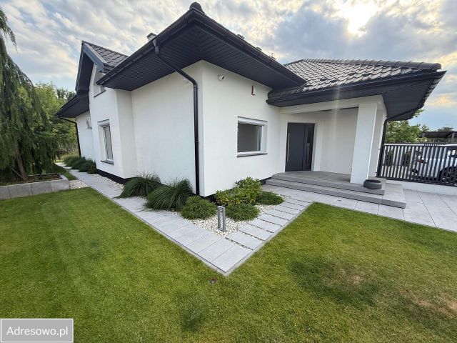 dom wolnostojący, 4 pokoje Radom. Zdjęcie 1