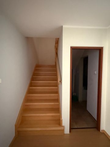 dom szeregowy, 7 pokoi Leszno, ul. Francuska. Zdjęcie 9