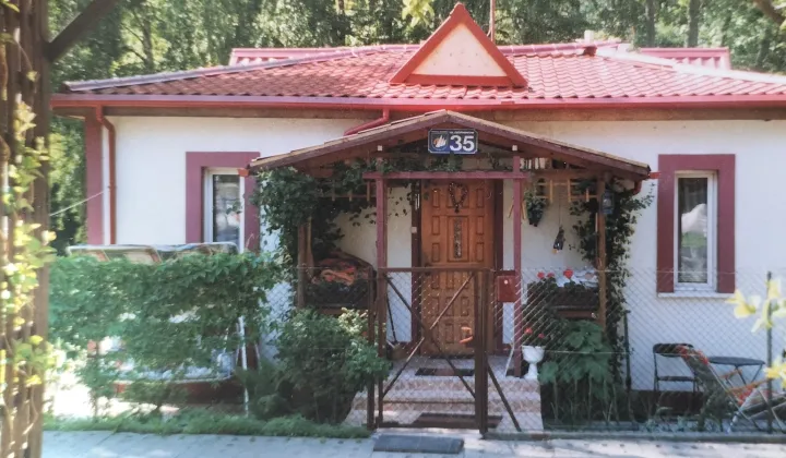 dom wolnostojący, 7 pokoi Krynica Morska, ul. Górników