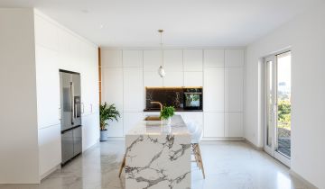 dom wolnostojący, 8 pokoi Zielonka