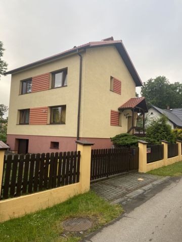 dom wolnostojący, 5 pokoi Milówka. Zdjęcie 1