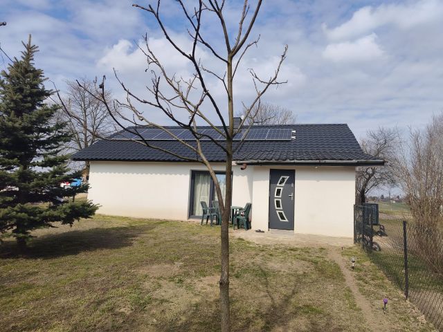 dom wolnostojący, 3 pokoje Nieledew Kąty. Zdjęcie 1