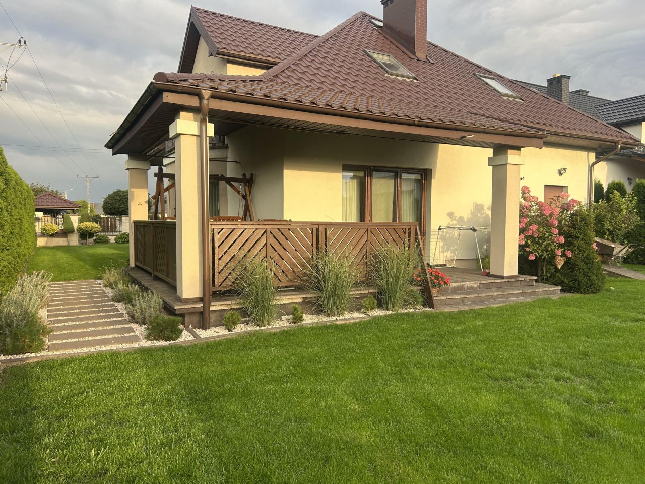 dom wolnostojący, 4 pokoje Janów, ul. Szafirowa. Zdjęcie 3