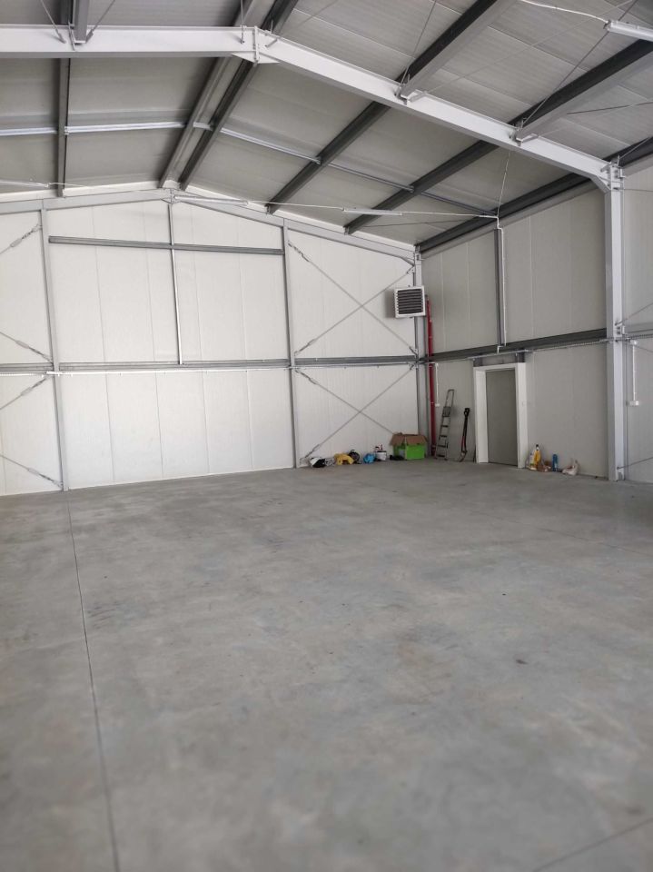 Hala/magazyn Huta Komorowska. Zdjęcie 6