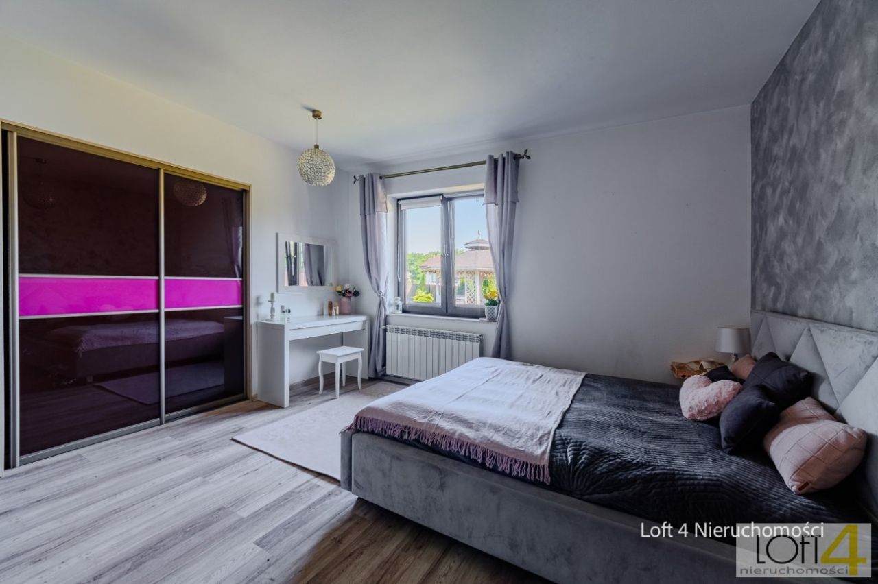dom wolnostojący, 7 pokoi Brzeźnica. Zdjęcie 12