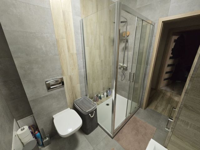 Mieszkanie 6-pokojowe Marki. Zdjęcie 8