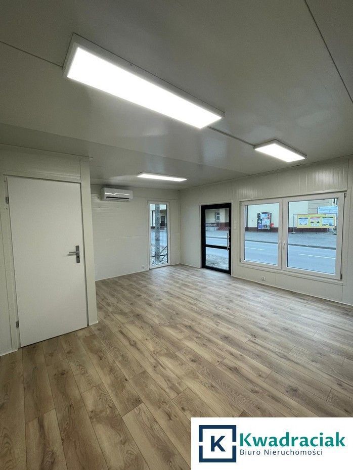 Lokal Krosno Polanka, ul. ks. Stanisława Decowskiego. Zdjęcie 2