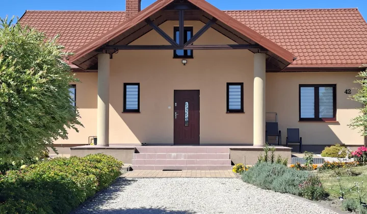 dom wolnostojący, 2 pokoje Żółkiew-Kolonia