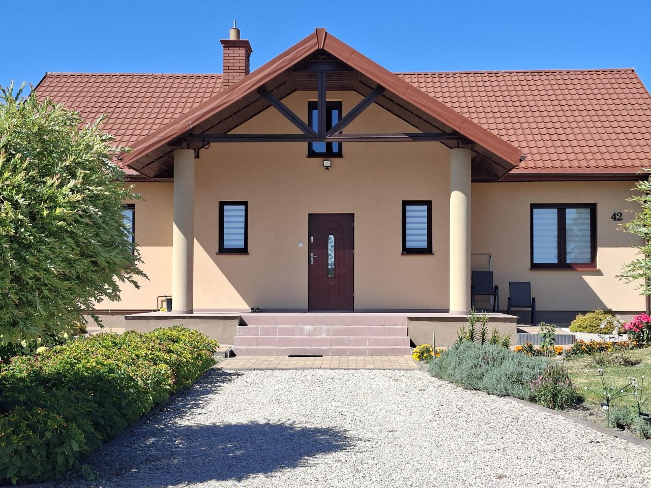 dom wolnostojący, 2 pokoje Żółkiew-Kolonia. Zdjęcie 1