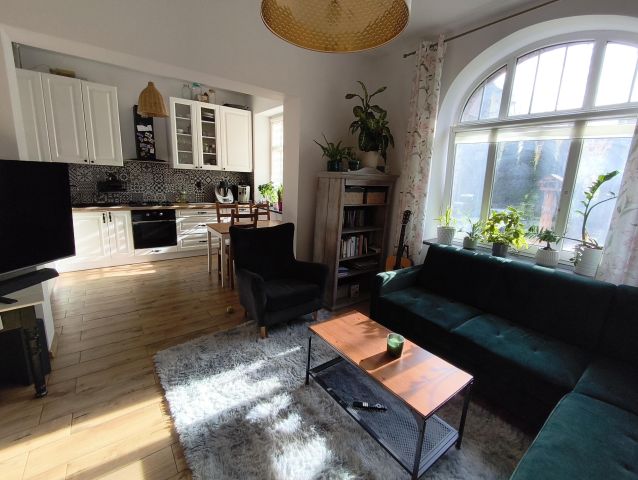 Mieszkanie 3-pokojowe Szczawno-Zdrój, ul. Kasztanowa. Zdjęcie 1