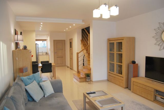 dom szeregowy, 4 pokoje Grodzisk Mazowiecki, ul. Augustowska. Zdjęcie 1