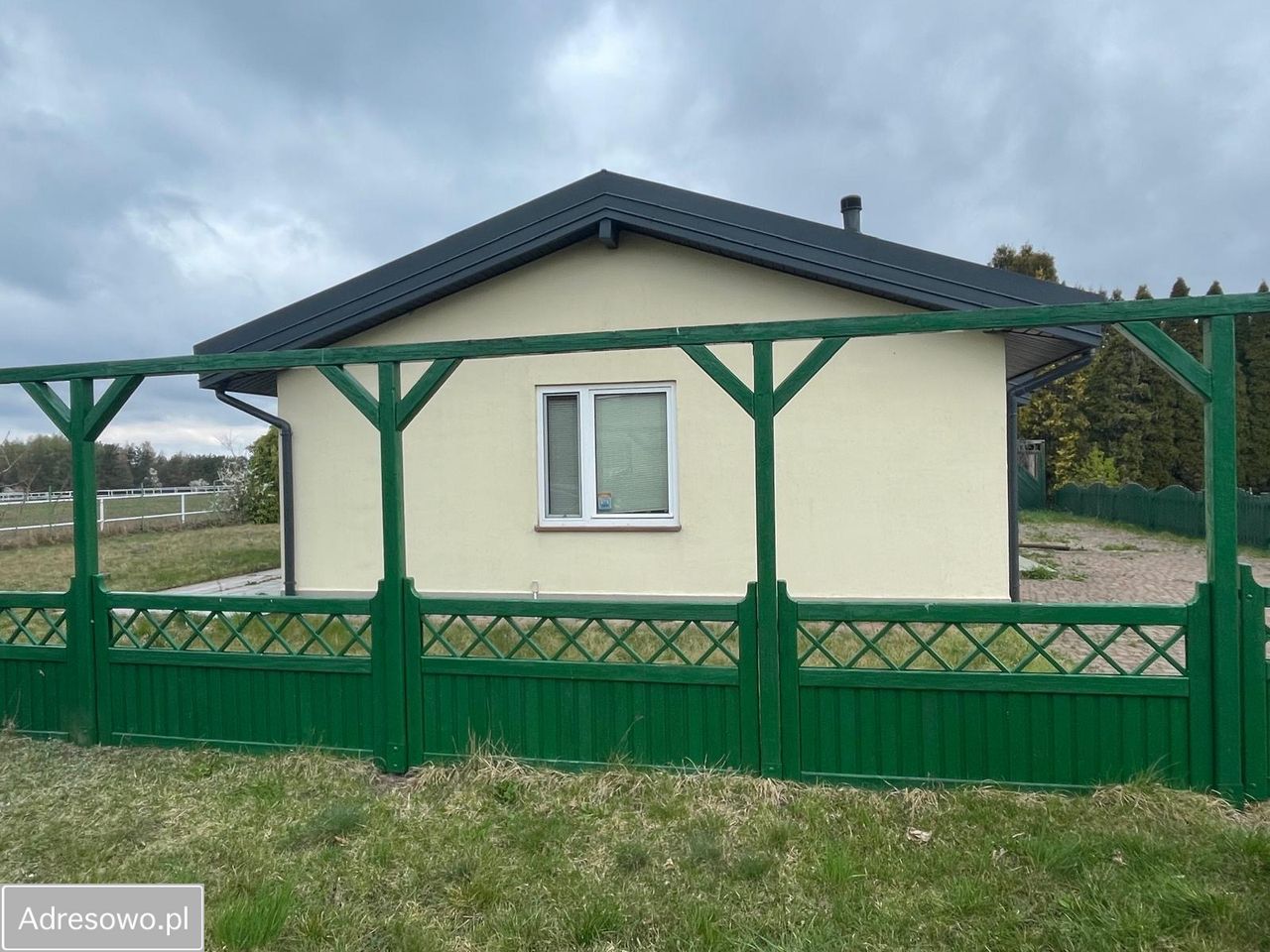 dom wolnostojący, 4 pokoje Popów. Zdjęcie 3