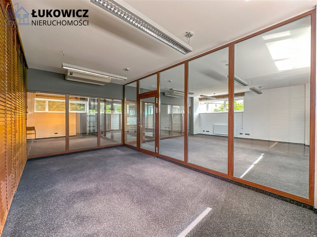 Biuro Bielsko-Biała Osiedle Karpackie. Zdjęcie 13