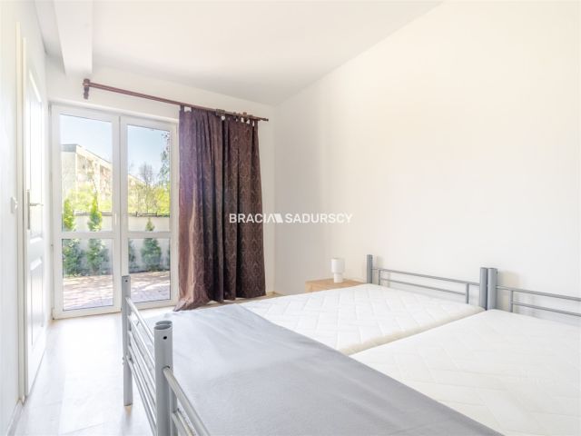 dom wolnostojący, 11 pokoi Kraków Podgórze Duchackie, ul. Nowosądecka. Zdjęcie 9