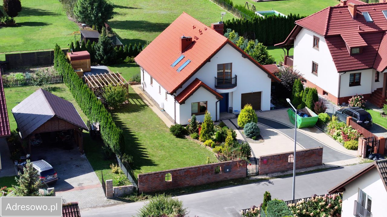 dom wolnostojący, 5 pokoi Jelcz-Laskowice, ul. Zacisze