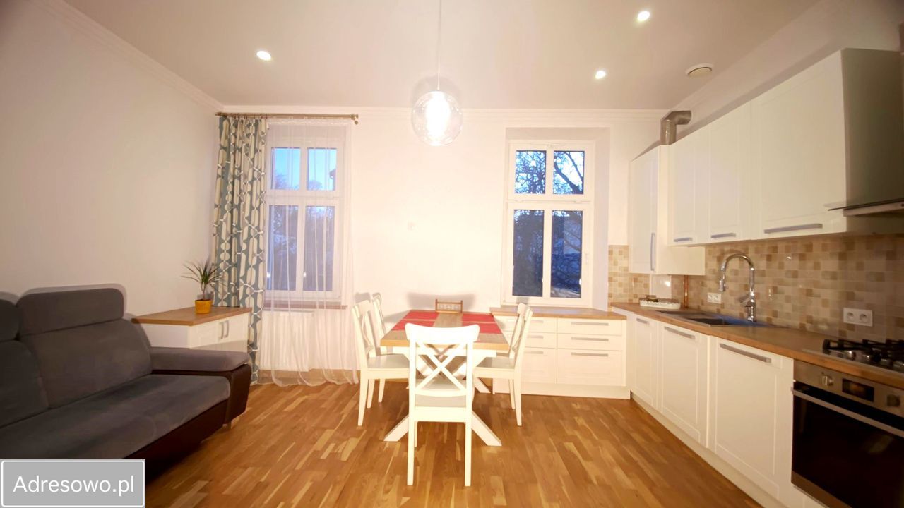 Mieszkanie 4-pokojowe Świebodzice. Zdjęcie 1