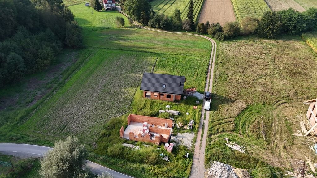dom wolnostojący, 6 pokoi Dziekanowice. Zdjęcie 2