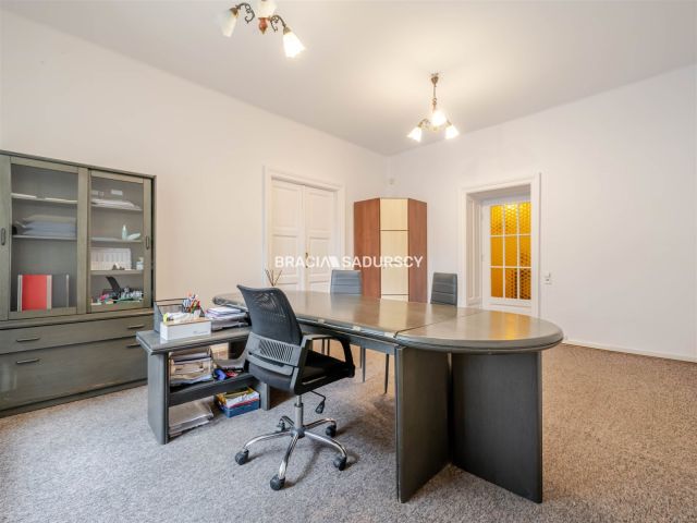 Mieszkanie 3-pokojowe Kraków Stare Miasto, pl. gen. Władysława Sikorskiego. Zdjęcie 5