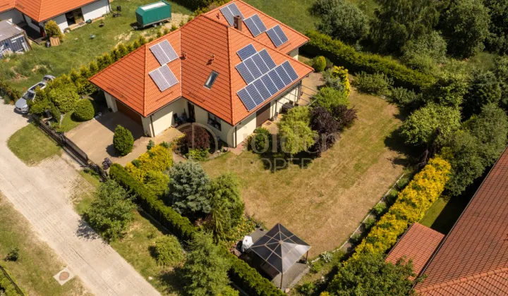 dom wolnostojący, 8 pokoi Przyjaźń, ul. Przyjazna